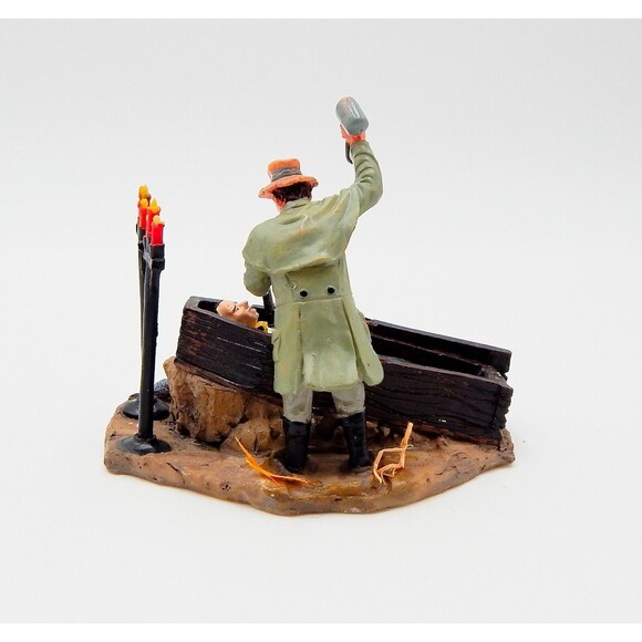 Lemax Spooky Town Collection Vampire Hunter #73612 Table Accent 2007 Coffin - Picture 5 of 12